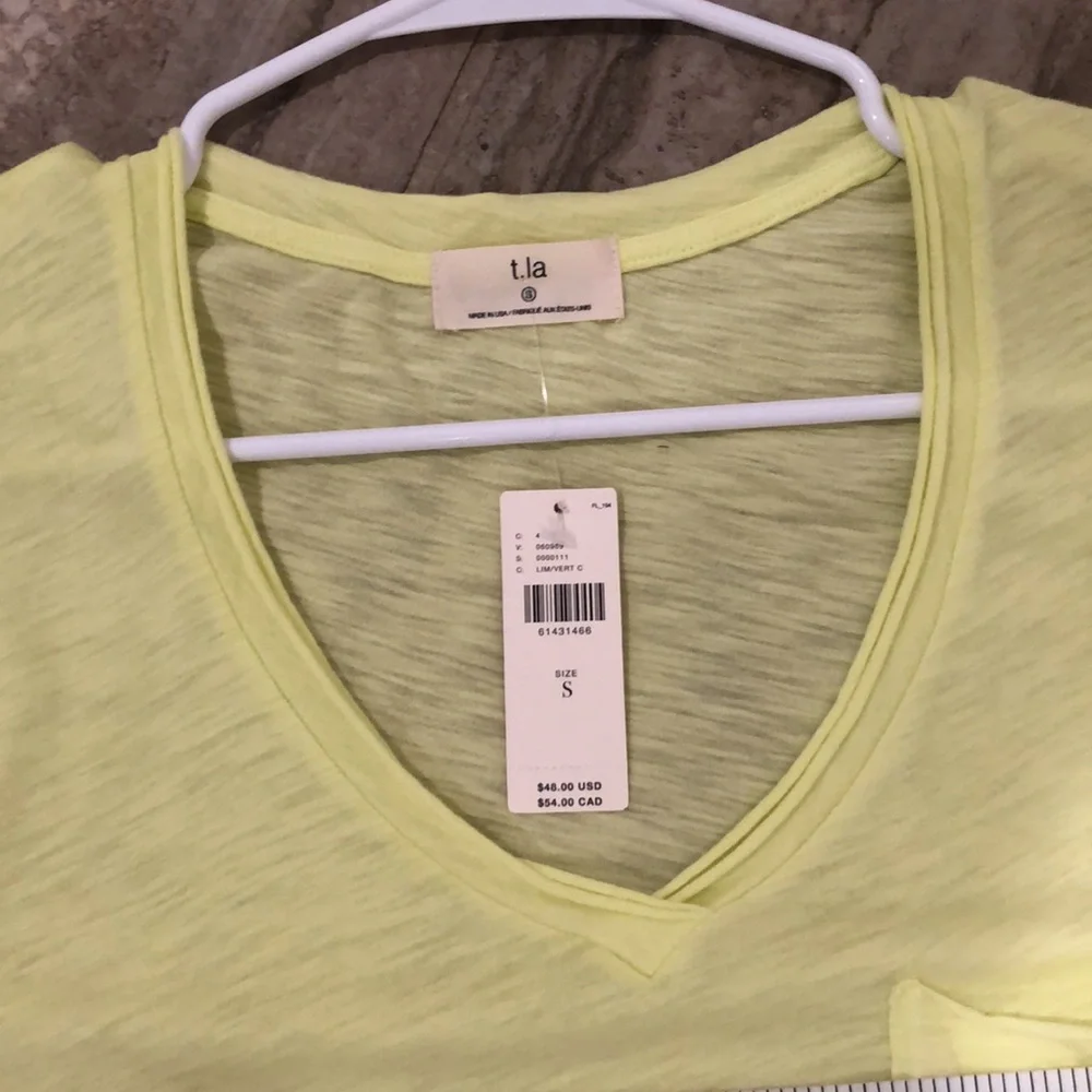 NWT Anthropologie t.la Lim/ Vert Classic V-Neck T-Shirt Size Small - Picture 8 of 12